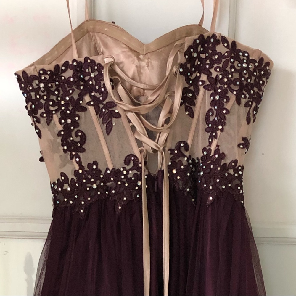 Blondie Nites size 3/4 maroon prom dress/ball gown - Picture 4 of 4